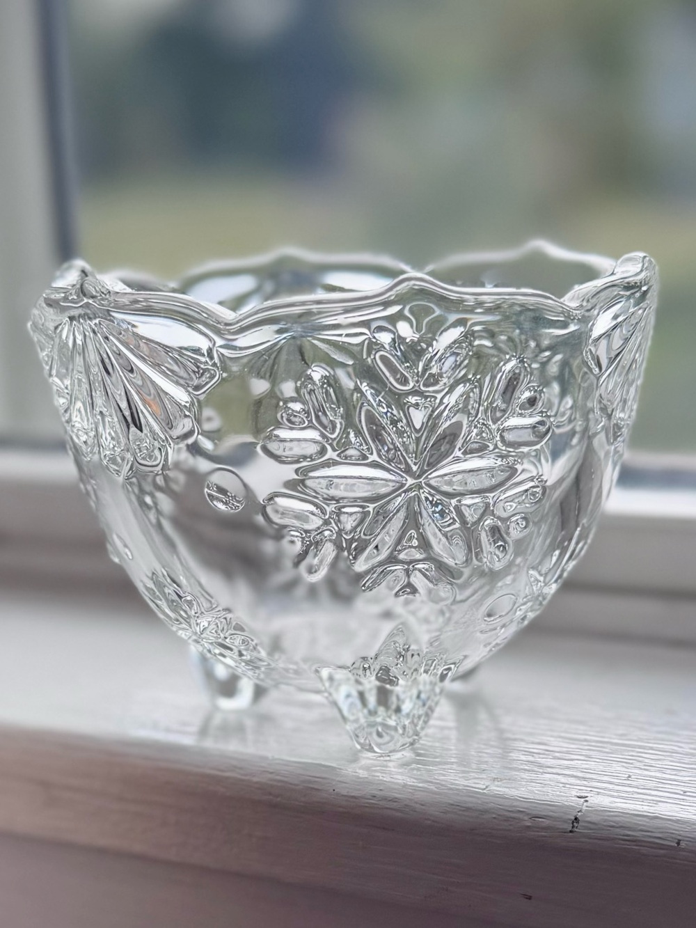 Vintage Mikasa Snowflake Clear Crystal Footed Votive Holder/Bowl